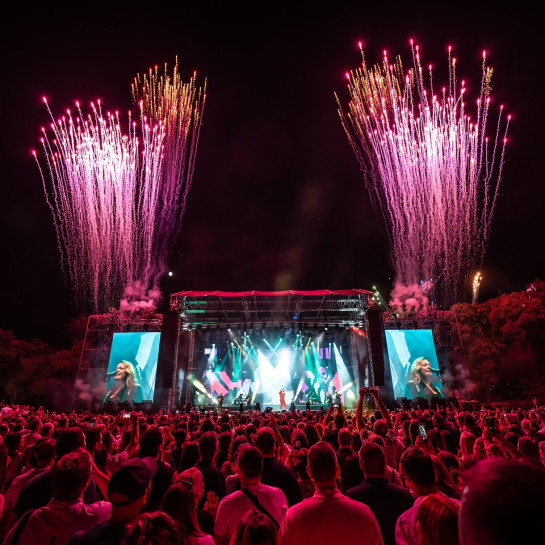 𝐌𝐢 ✨ 𝐍𝐢𝐬̌ 🎆